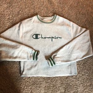Cropped Champion Crew Neck!